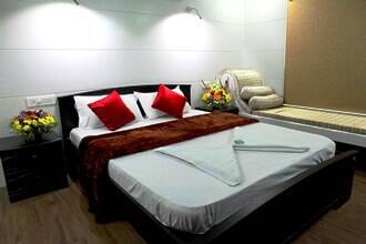 K V Houseboat, Alleppey 5